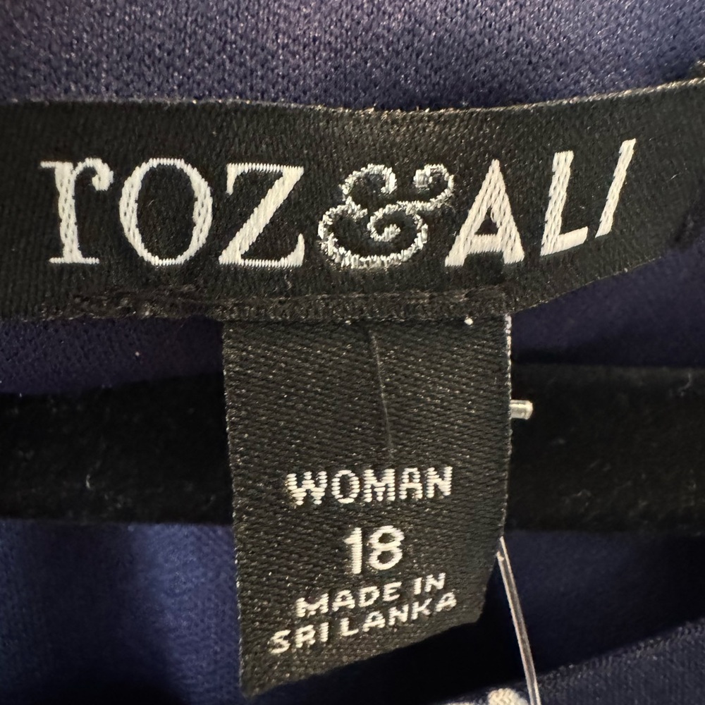 NWT Roz & Ali Navy Floral Dress - Picture 3 of 6